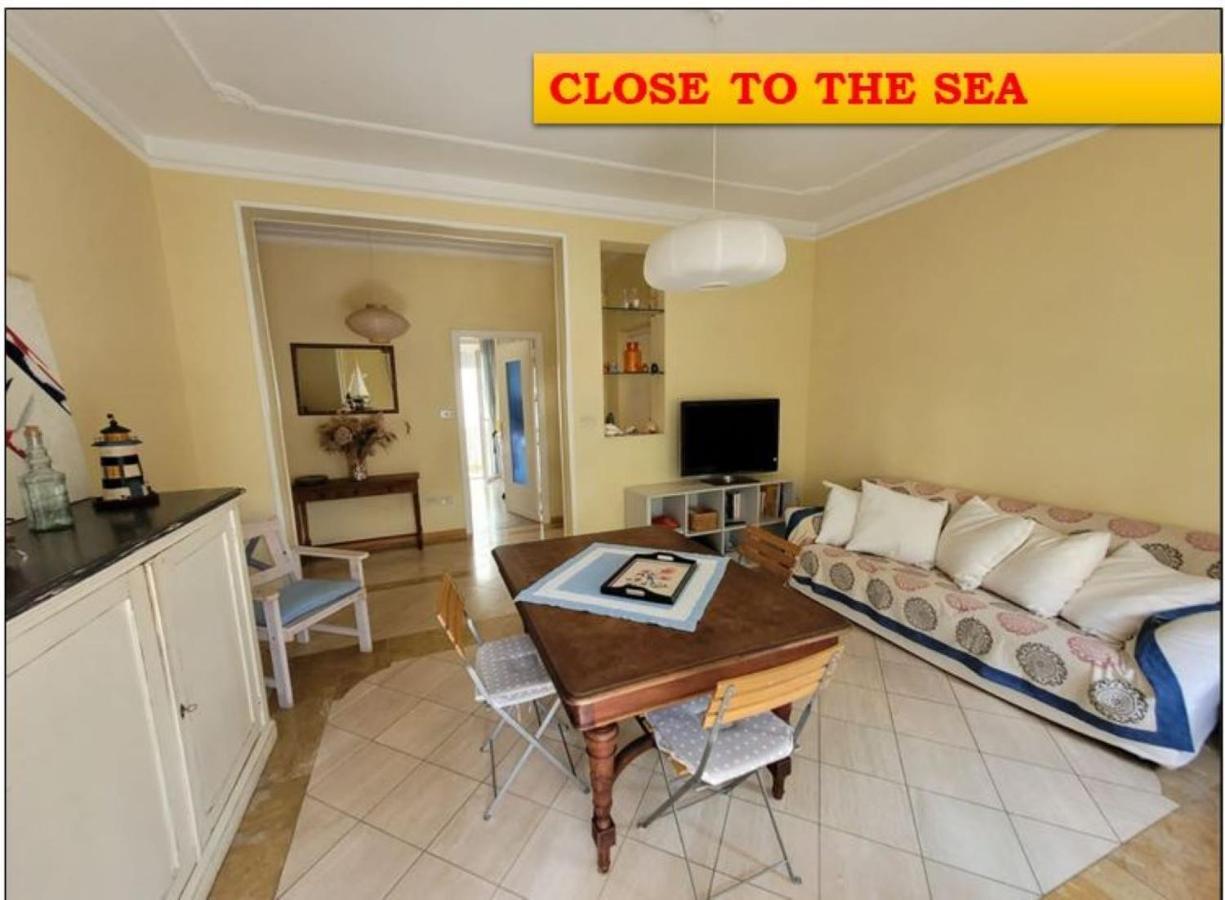 Appartamento Stella Marina A Due Passi Dal Mare E Dal Centro มารีนาดีคาร์รารา ภายนอก รูปภาพ