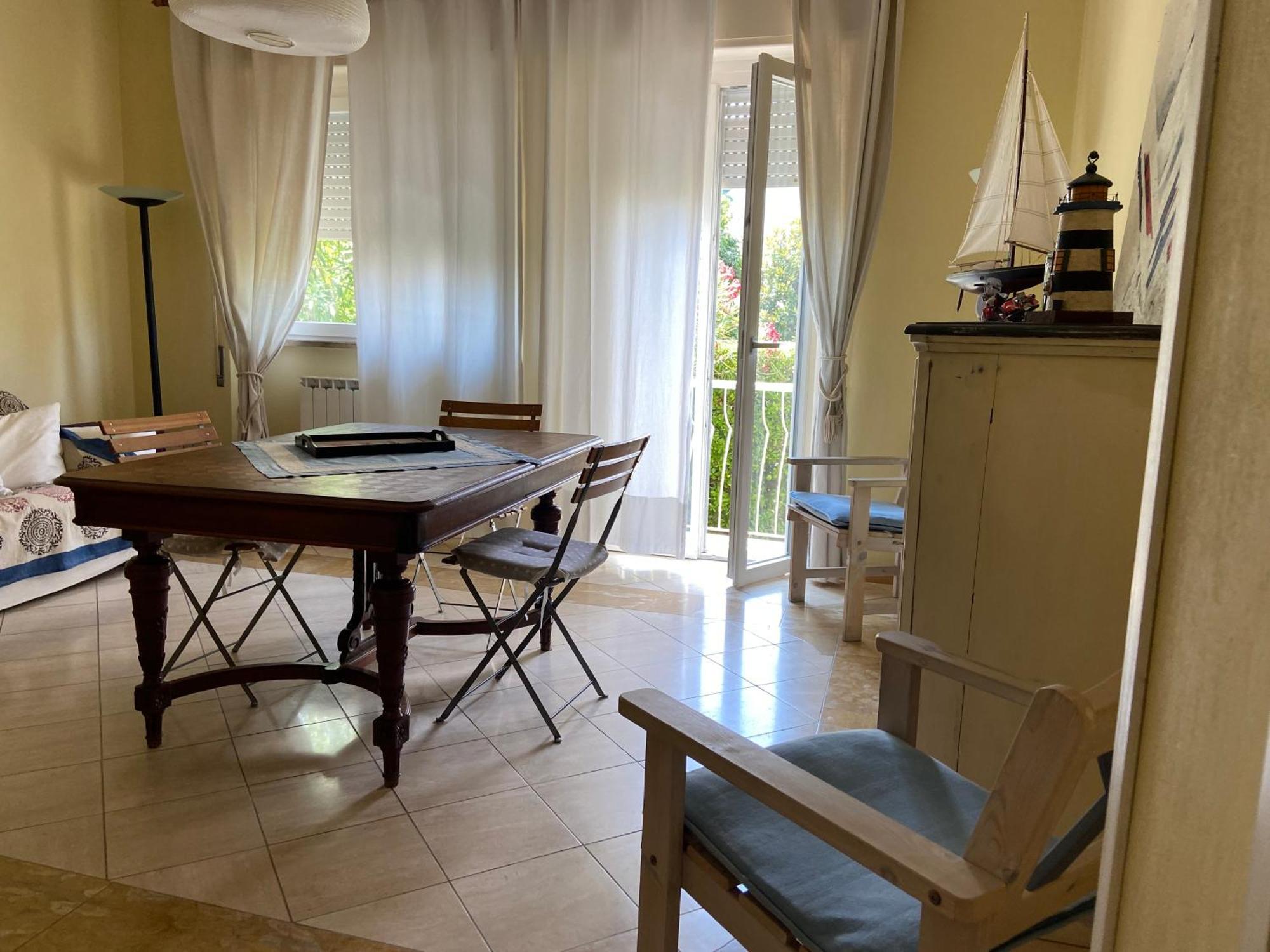 Appartamento Stella Marina A Due Passi Dal Mare E Dal Centro มารีนาดีคาร์รารา ภายนอก รูปภาพ